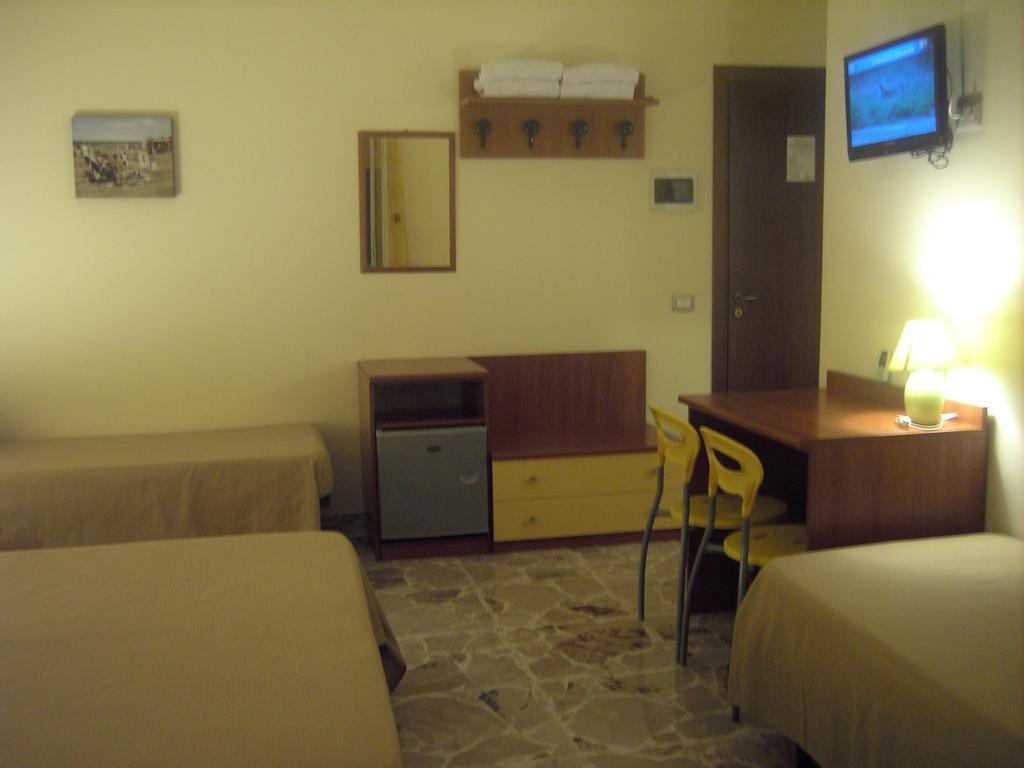 Etna Inn Motta SantʼAnastasia Δωμάτιο φωτογραφία