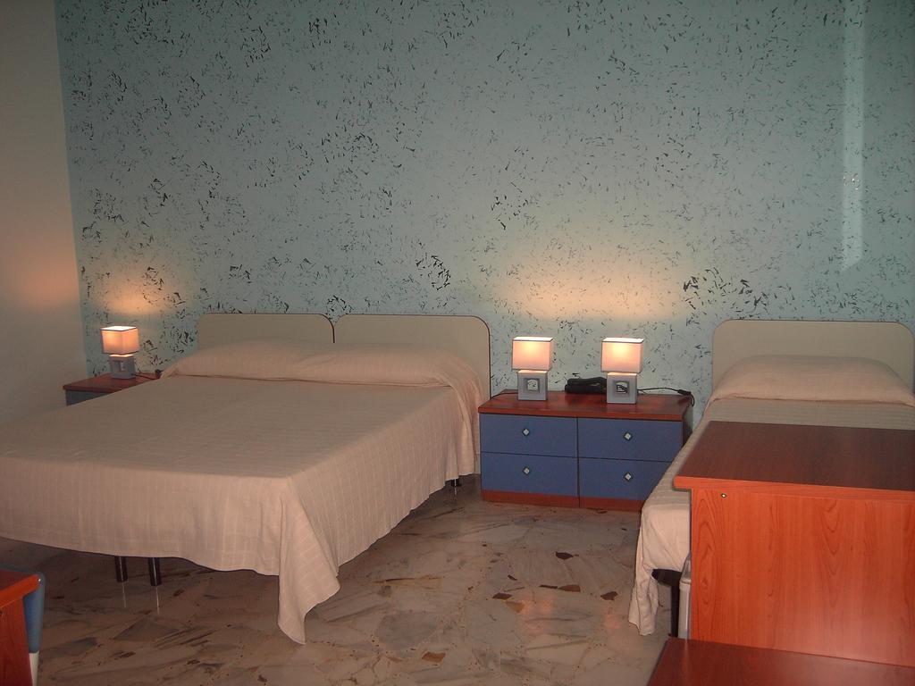 Etna Inn Motta SantʼAnastasia Δωμάτιο φωτογραφία