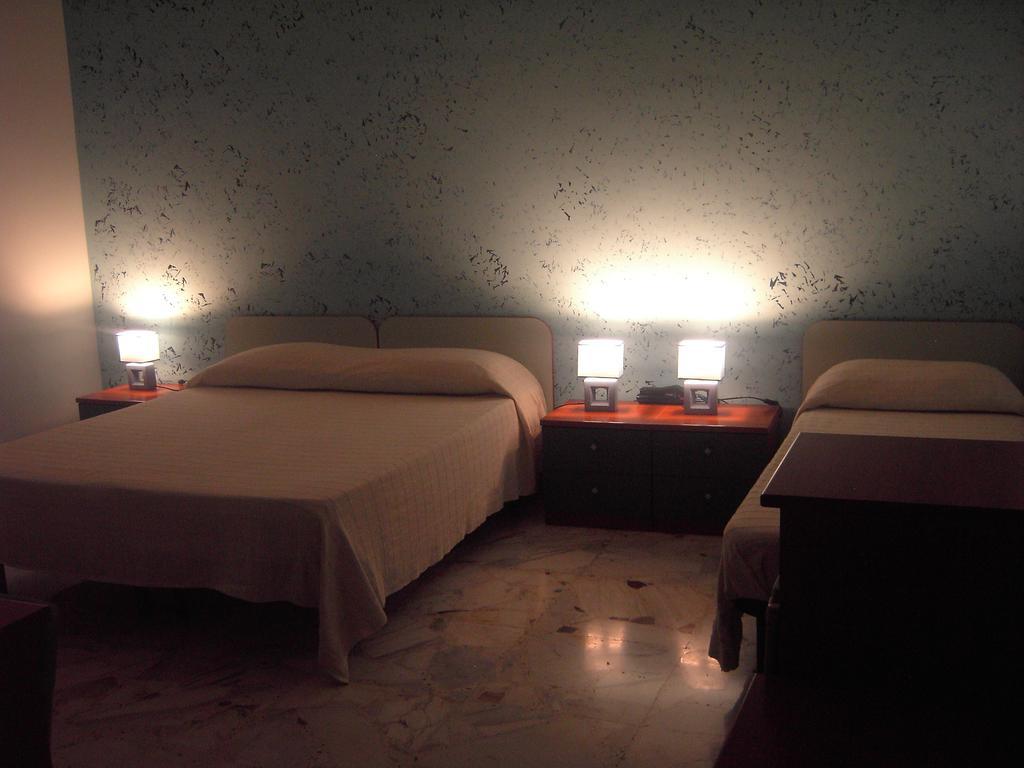 Etna Inn Motta SantʼAnastasia Δωμάτιο φωτογραφία