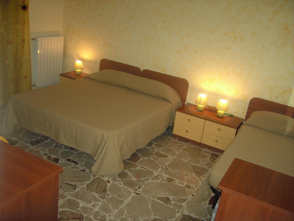 Etna Inn Motta SantʼAnastasia Δωμάτιο φωτογραφία
