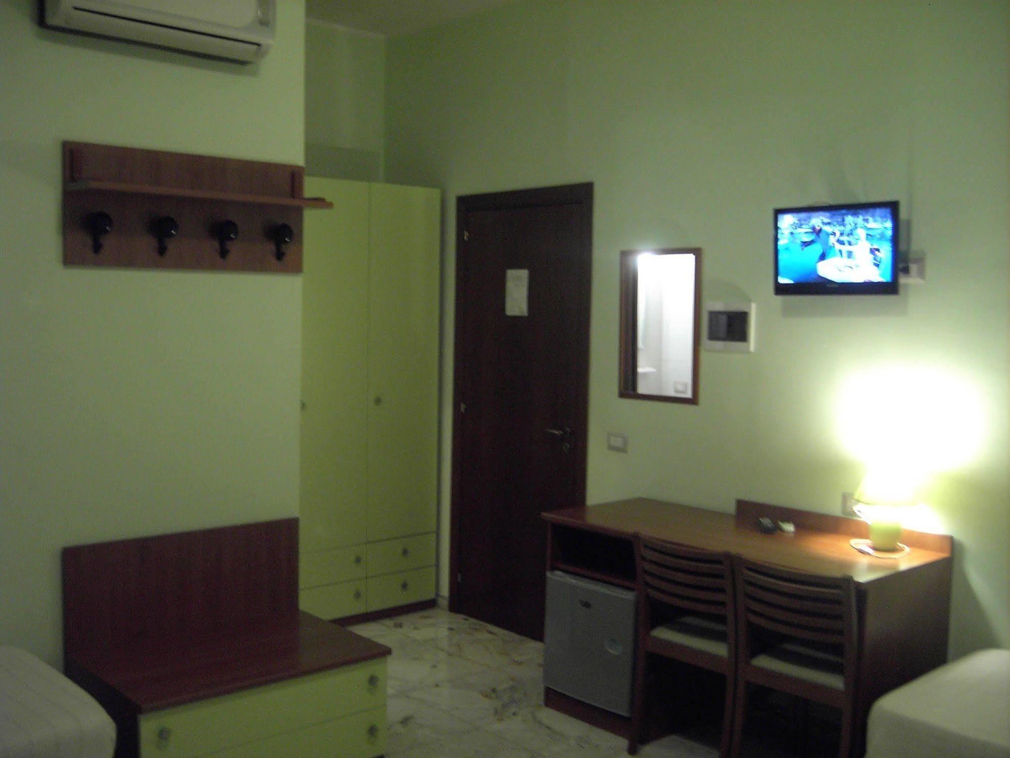 Etna Inn Motta SantʼAnastasia Εξωτερικό φωτογραφία