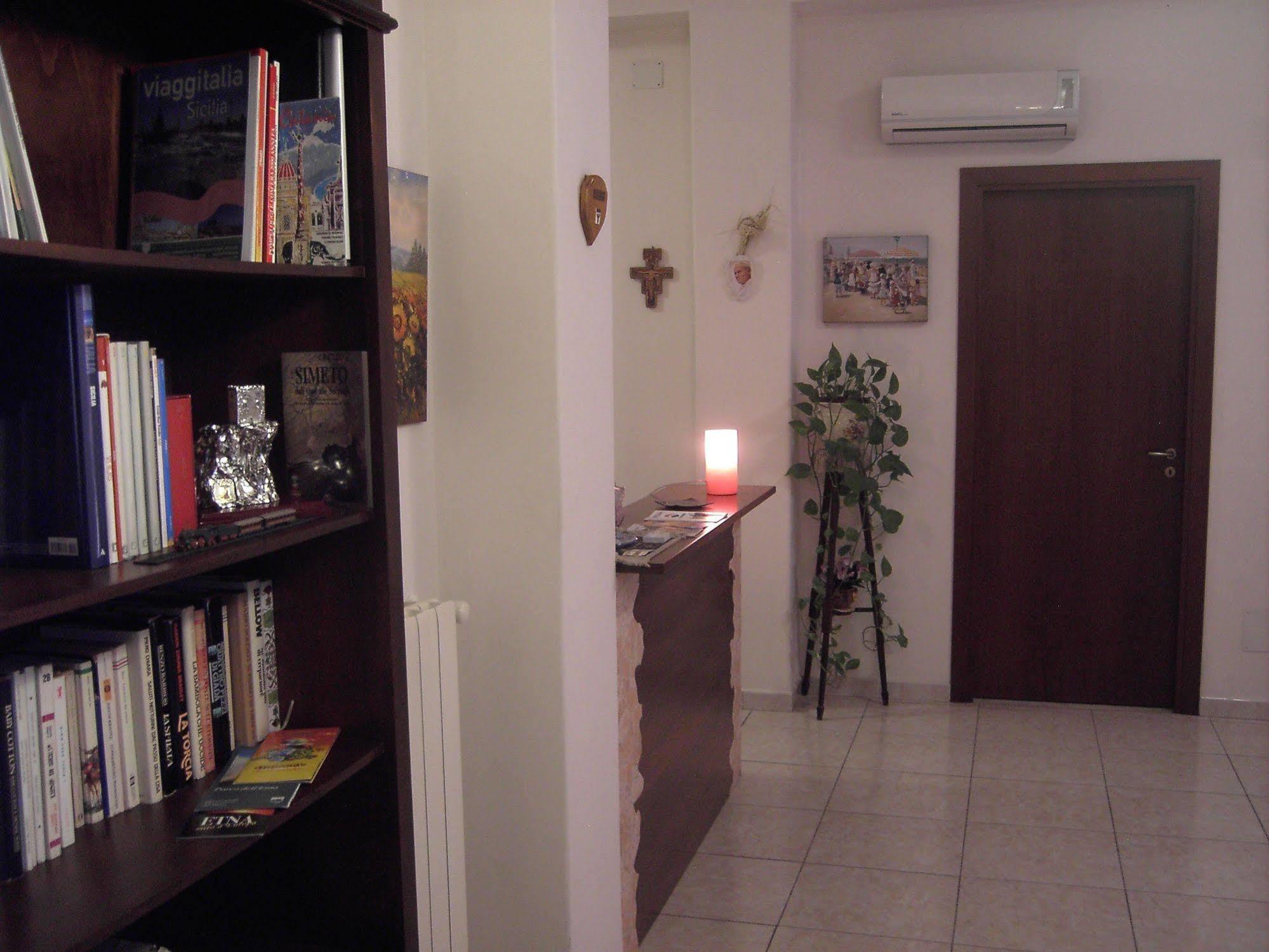 Etna Inn Motta SantʼAnastasia Εξωτερικό φωτογραφία